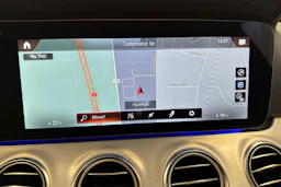 Musta Mercedes-Benz E 2023 kuva 28.