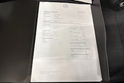 Musta Mercedes-Benz E 2023 kuva 34.