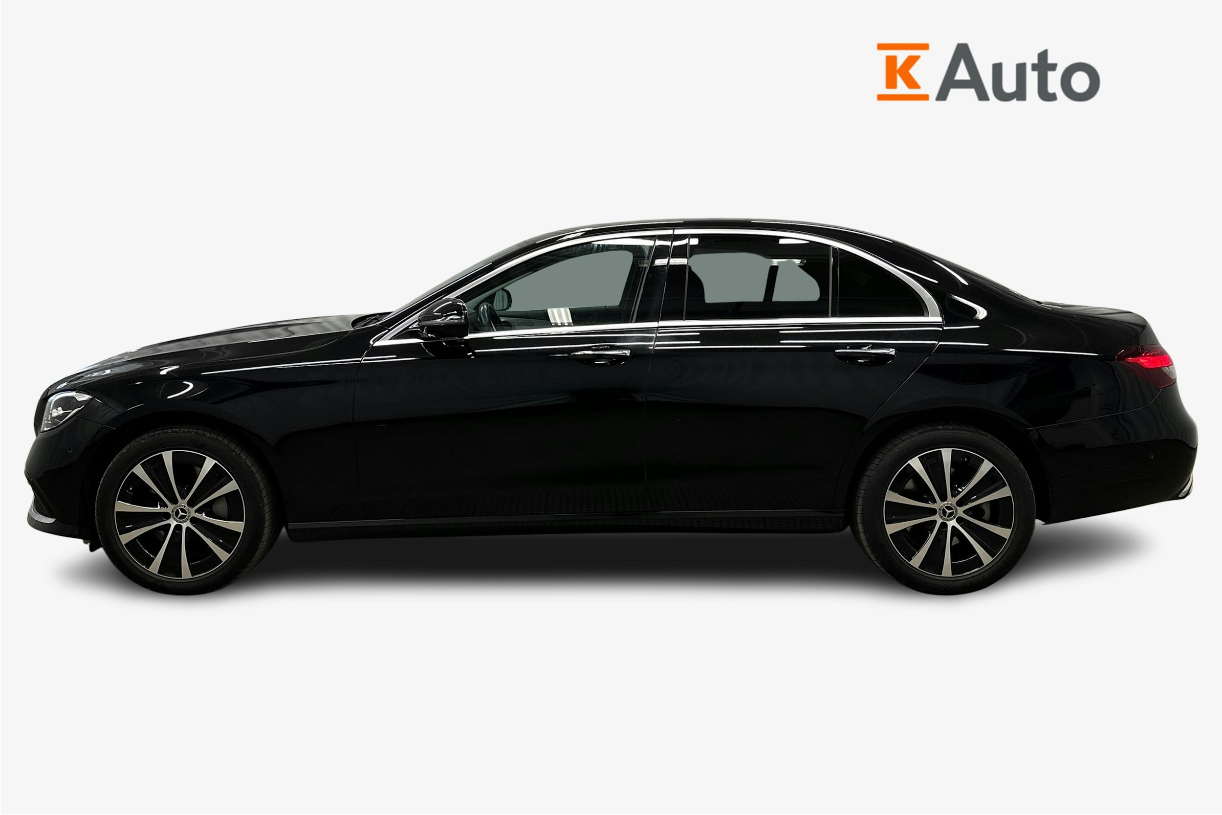 musta Mercedes-Benz E 2023 kuva 6.