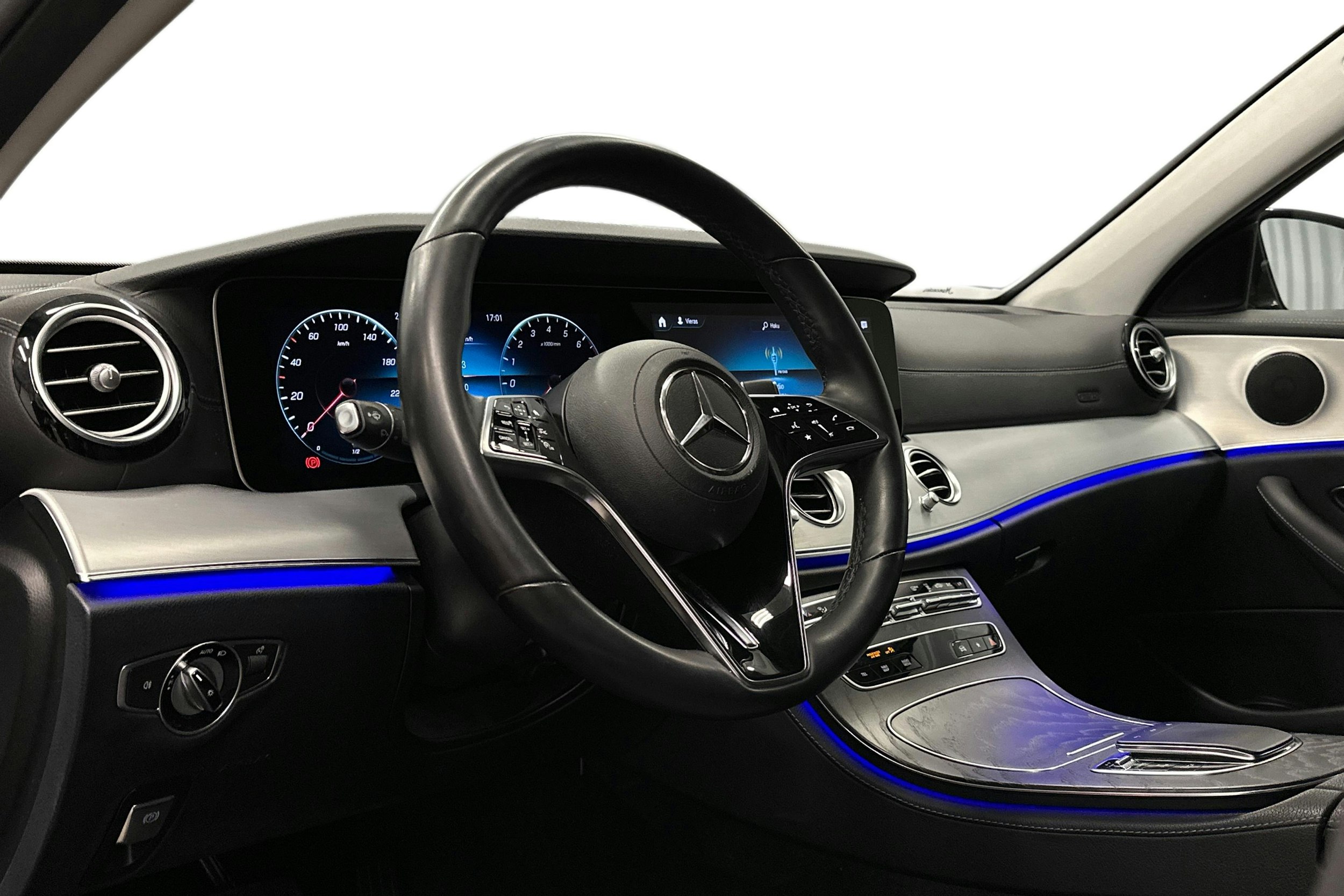 musta Mercedes-Benz E 2023 kuva 7.