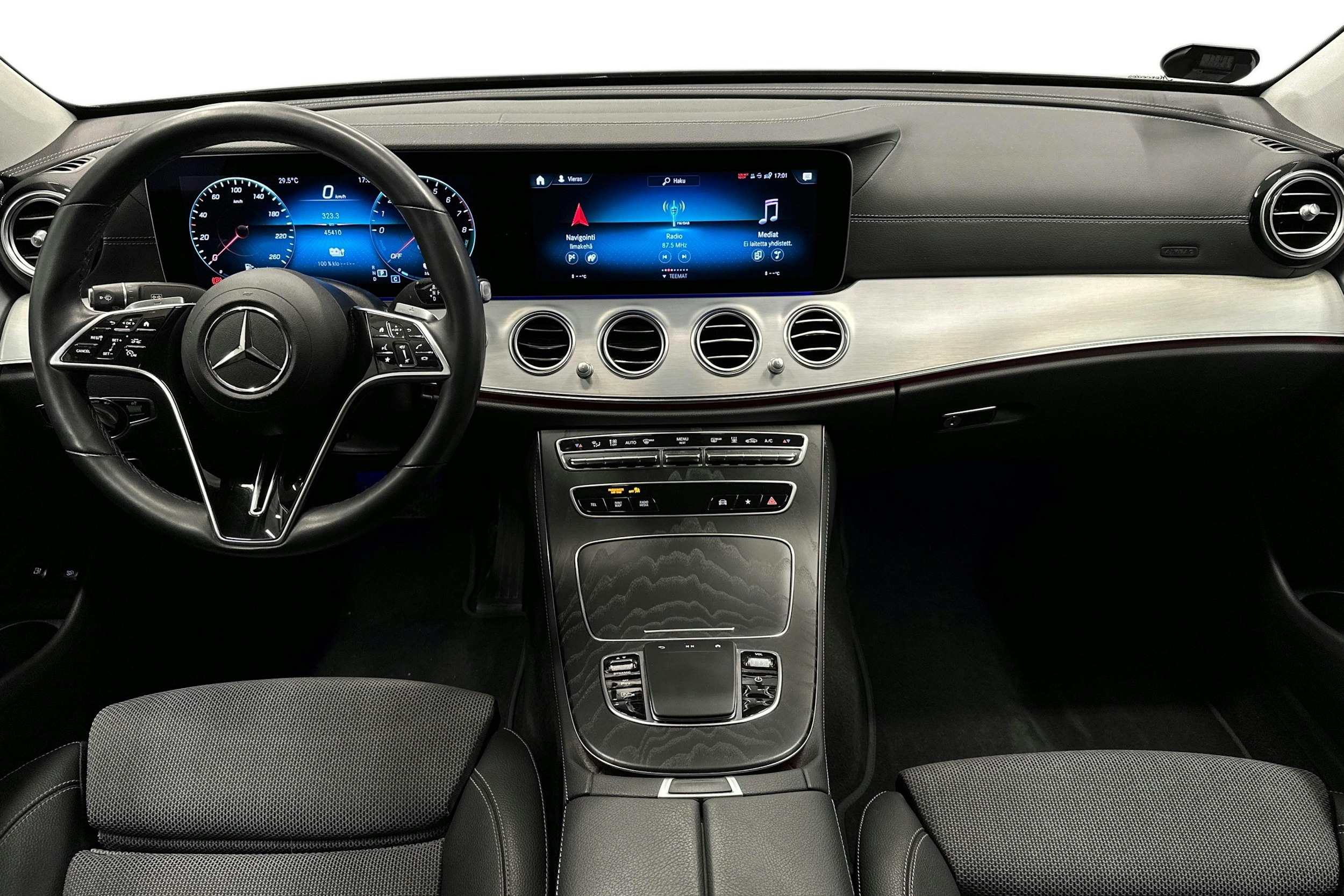 musta Mercedes-Benz E 2023 kuva 9.