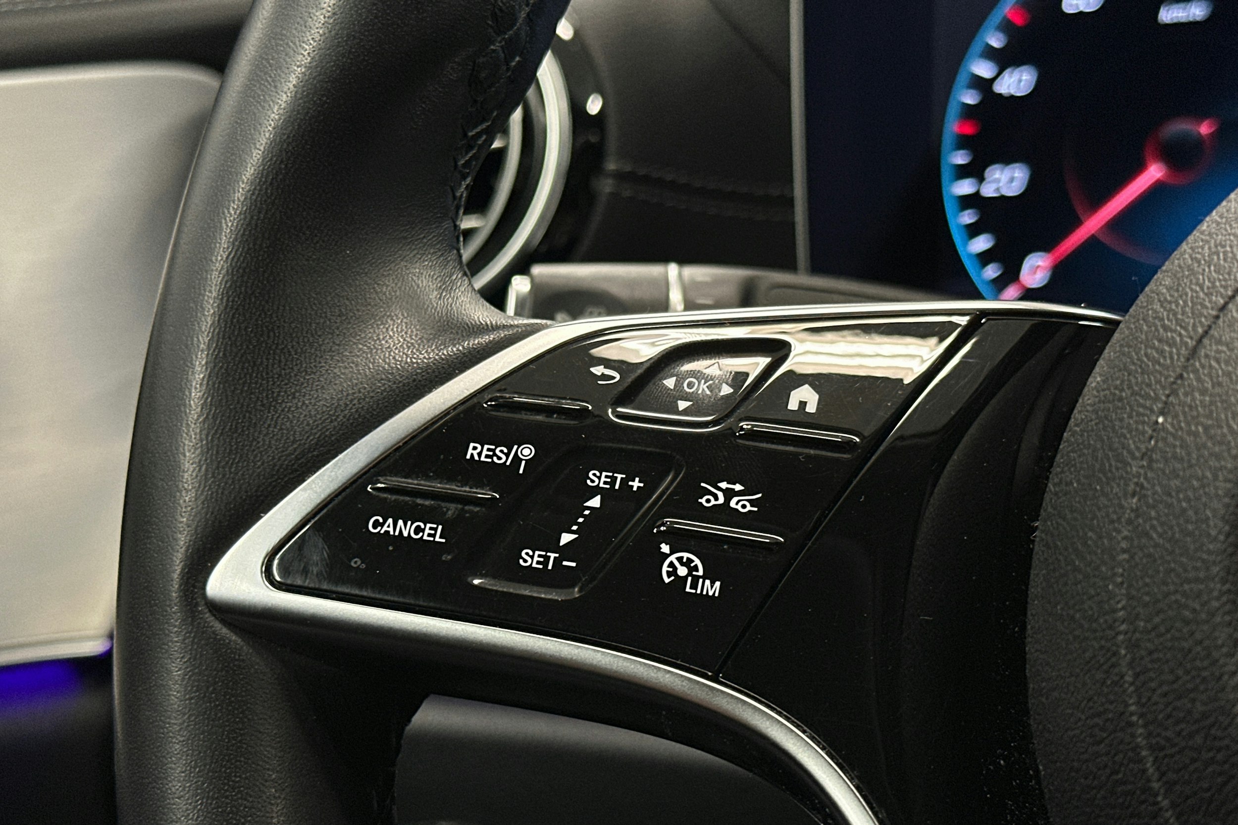 musta Mercedes-Benz E 2023 kuva 22.