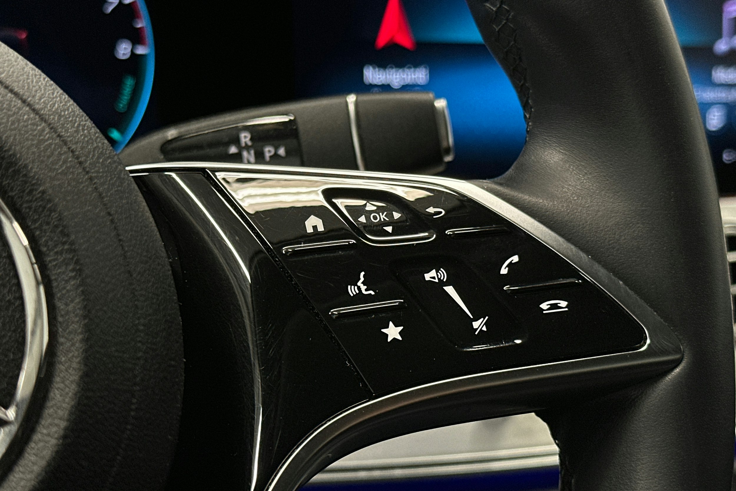 musta Mercedes-Benz E 2023 kuva 23.