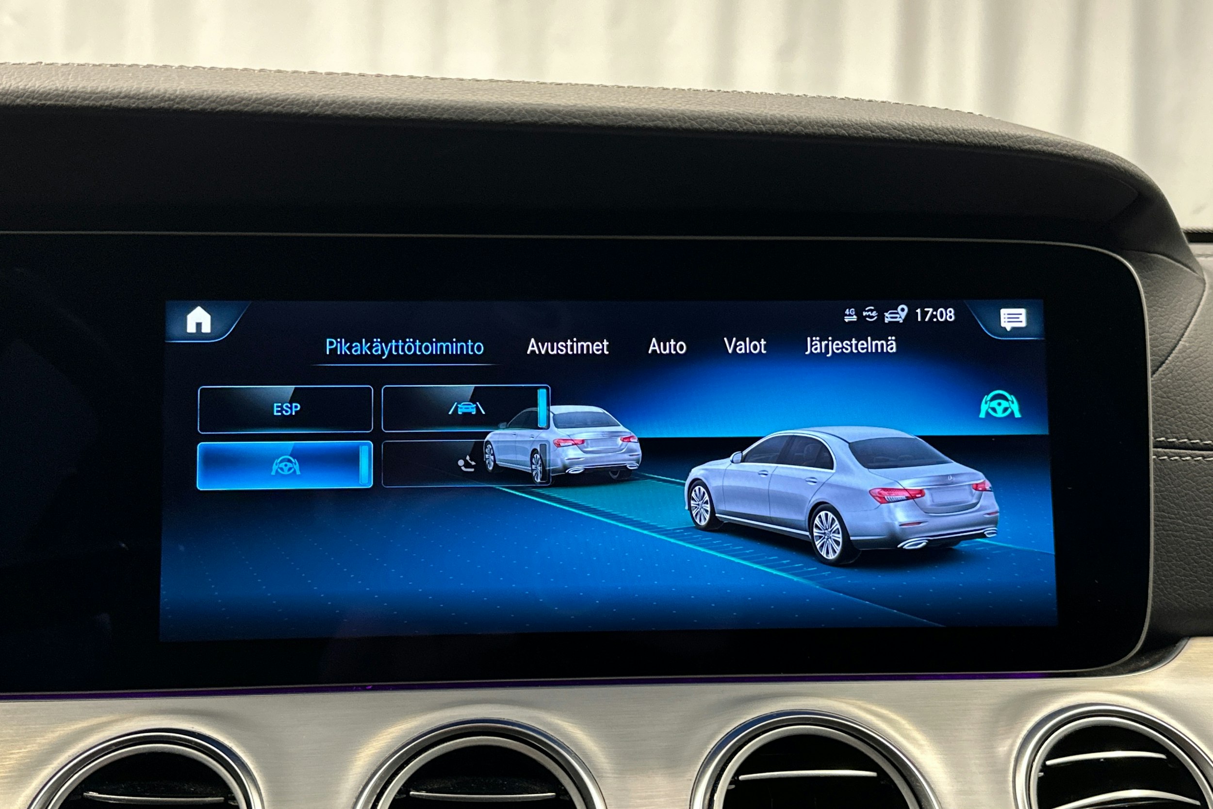 musta Mercedes-Benz E 2023 kuva 30.