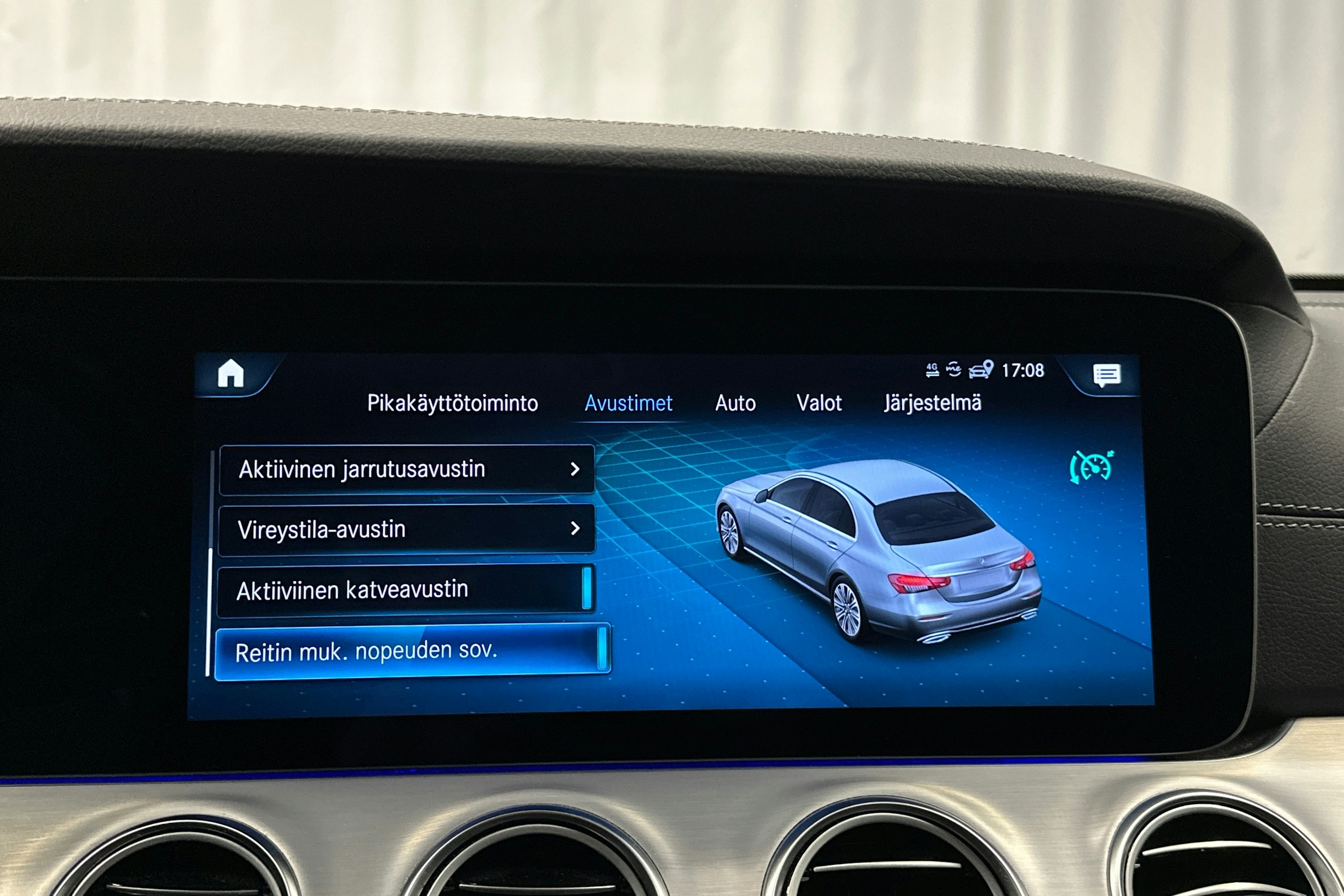 musta Mercedes-Benz E 2023 kuva 32.
