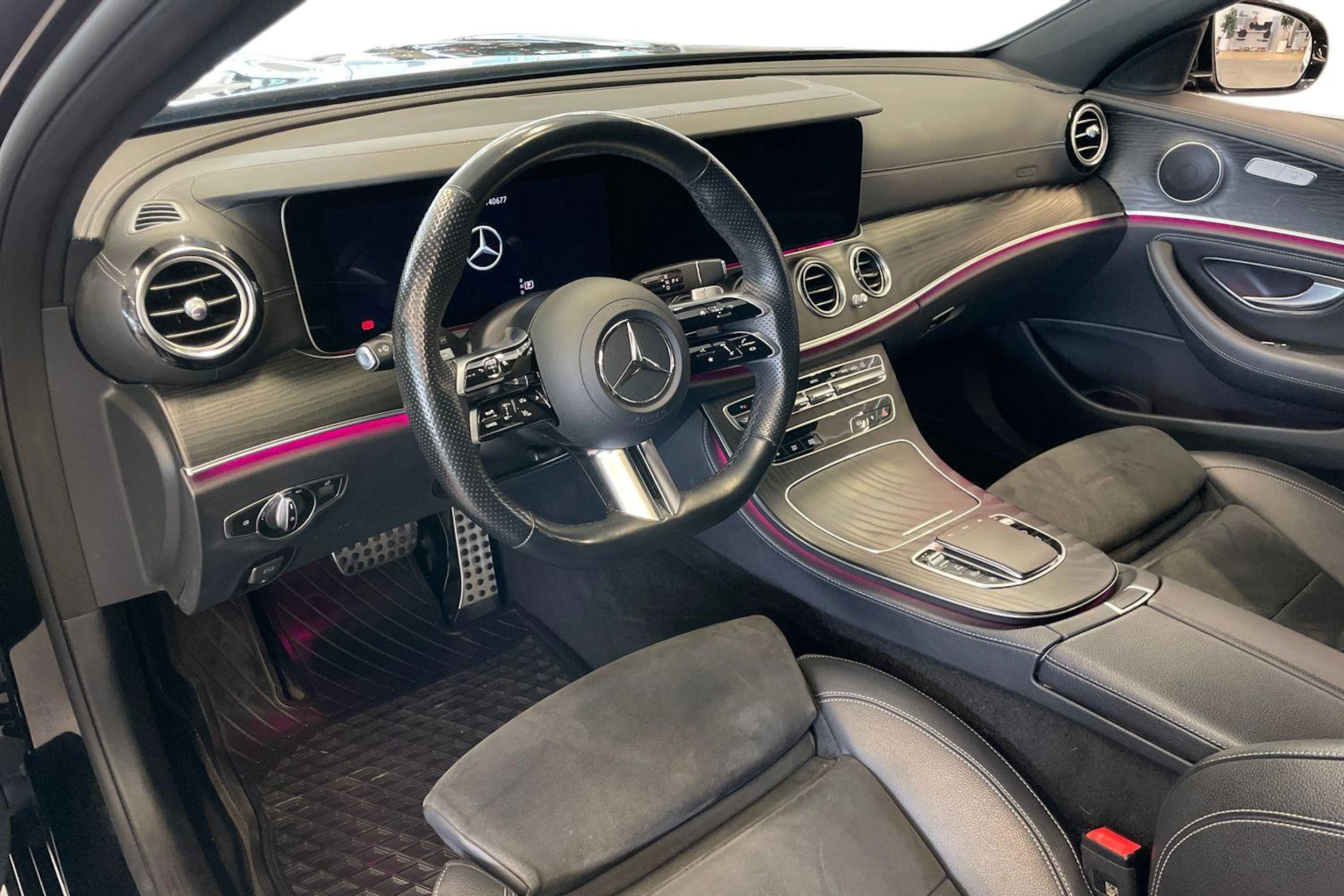 Musta Mercedes-Benz E 2023 kuva 6.