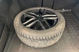 Musta Mercedes-Benz E 2023 kuva 10.