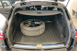 Musta Mercedes-Benz E 2023 kuva 12.