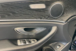 Musta Mercedes-Benz E 2023 kuva 15.