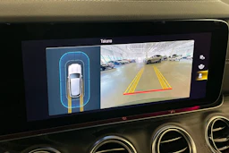 Musta Mercedes-Benz E 2023 kuva 16.