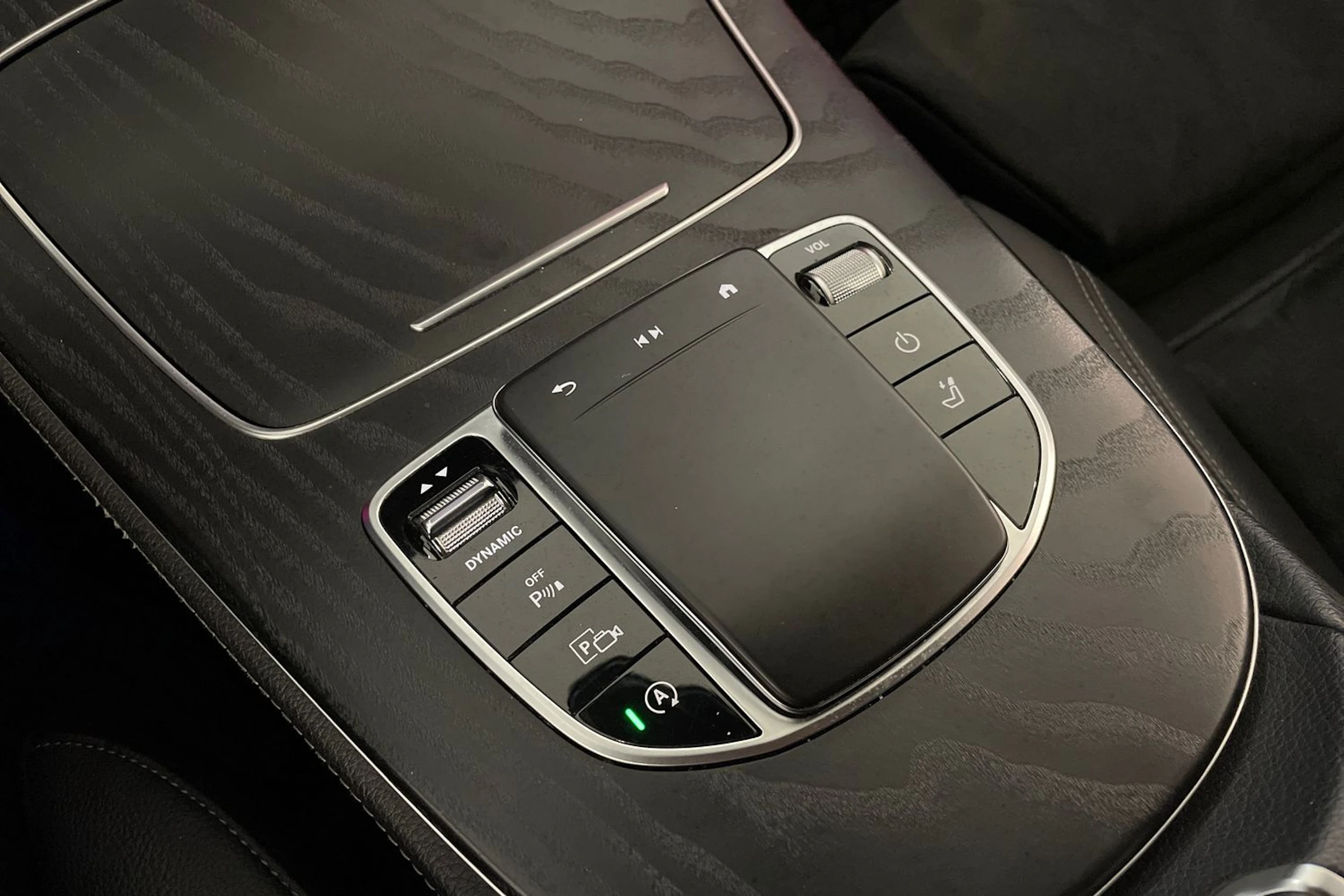 Musta Mercedes-Benz E 2023 kuva 18.