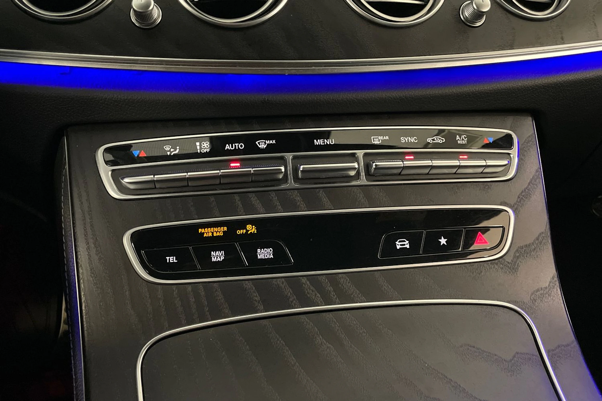 Musta Mercedes-Benz E 2023 kuva 19.