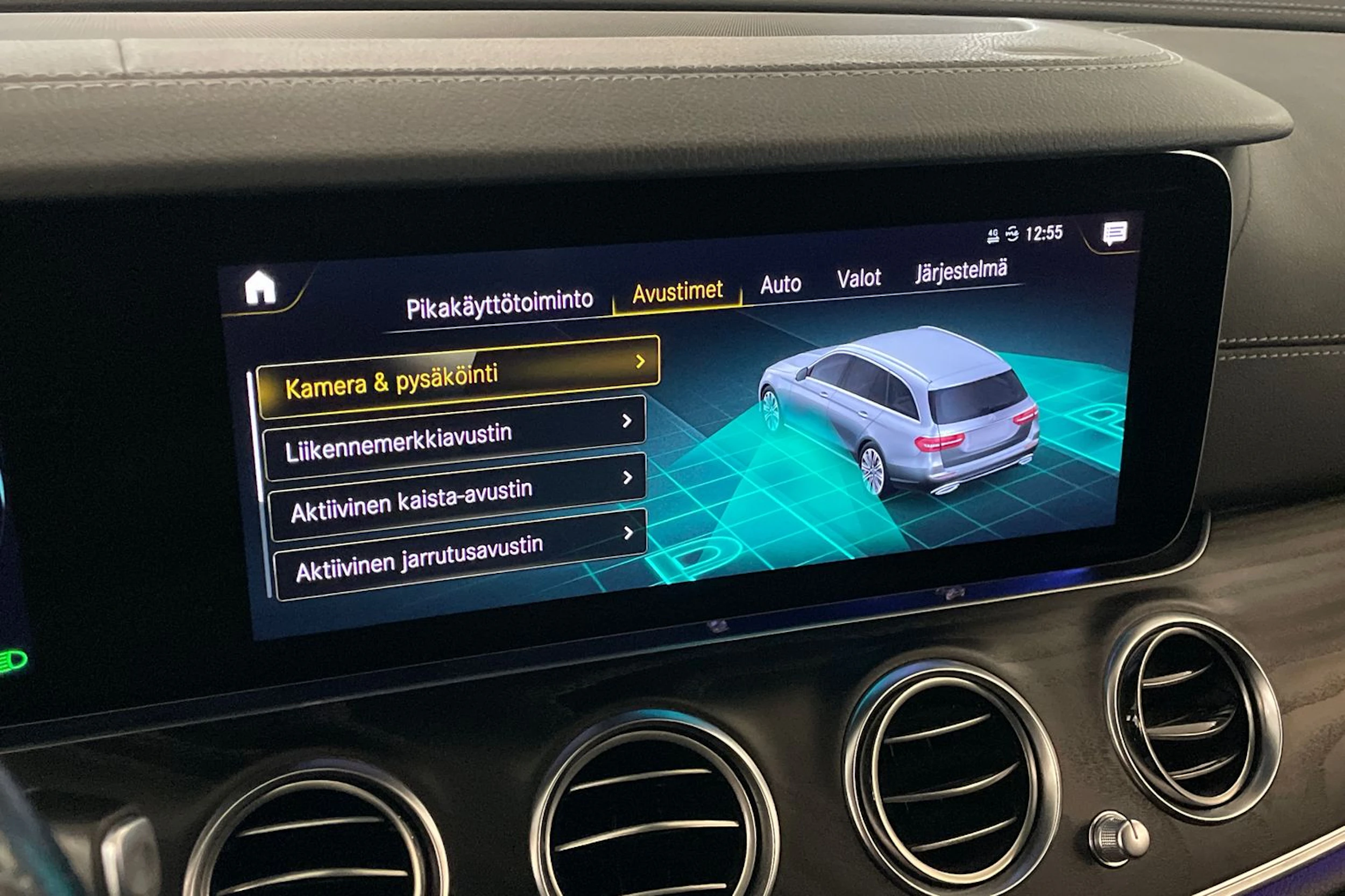 Musta Mercedes-Benz E 2023 kuva 24.