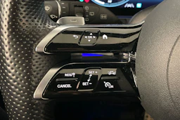 Musta Mercedes-Benz E 2023 kuva 26.