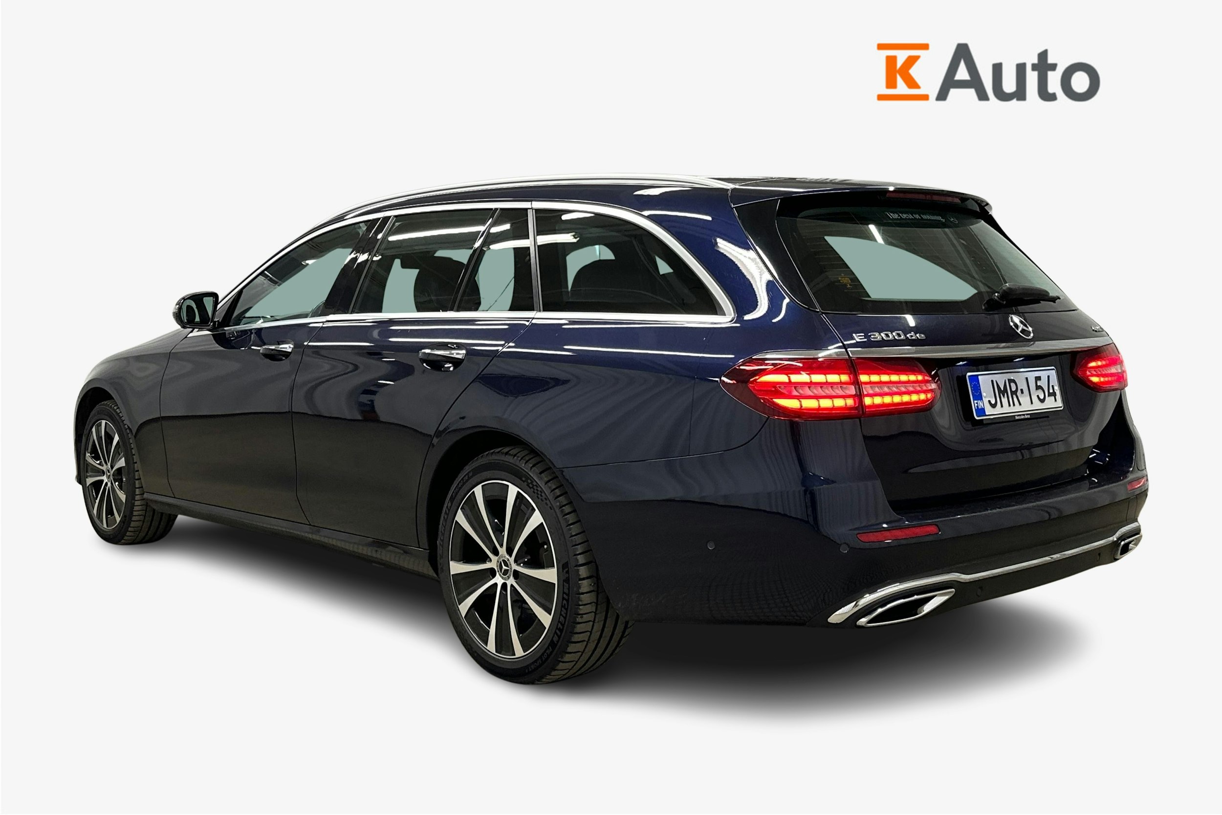 sininen Mercedes-Benz E 2023 kuva 2.