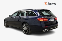 sininen Mercedes-Benz E 2023 kuva 2.