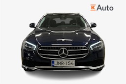 sininen Mercedes-Benz E 2023 kuva 4.