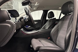 sininen Mercedes-Benz E 2023 kuva 24.
