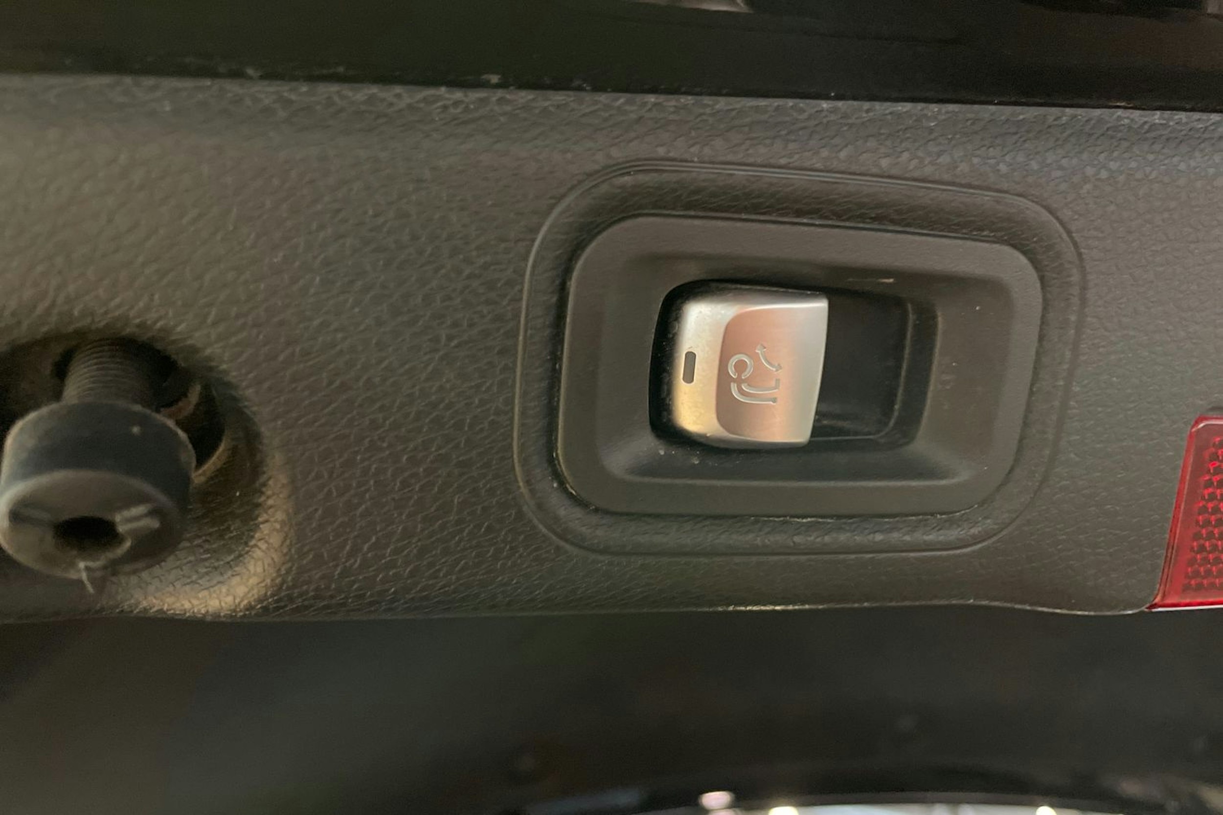 Musta Mercedes-Benz E 2023 kuva 32.