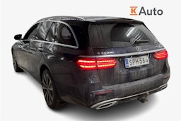 sininen Mercedes-Benz E 2023 kuva 2.