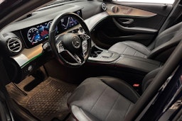 sininen Mercedes-Benz E 2023 kuva 3.