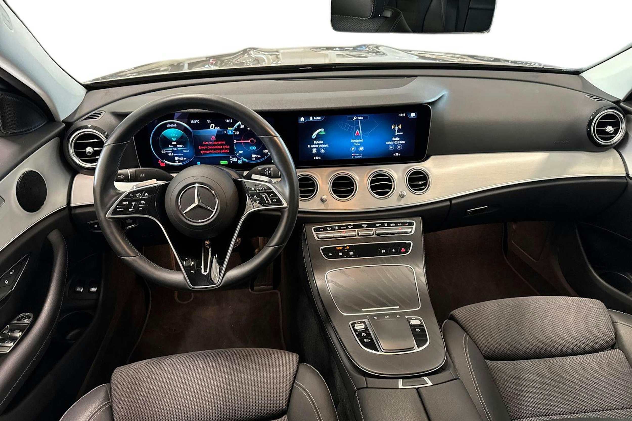 harmaa Mercedes-Benz E 2023 kuva 7.