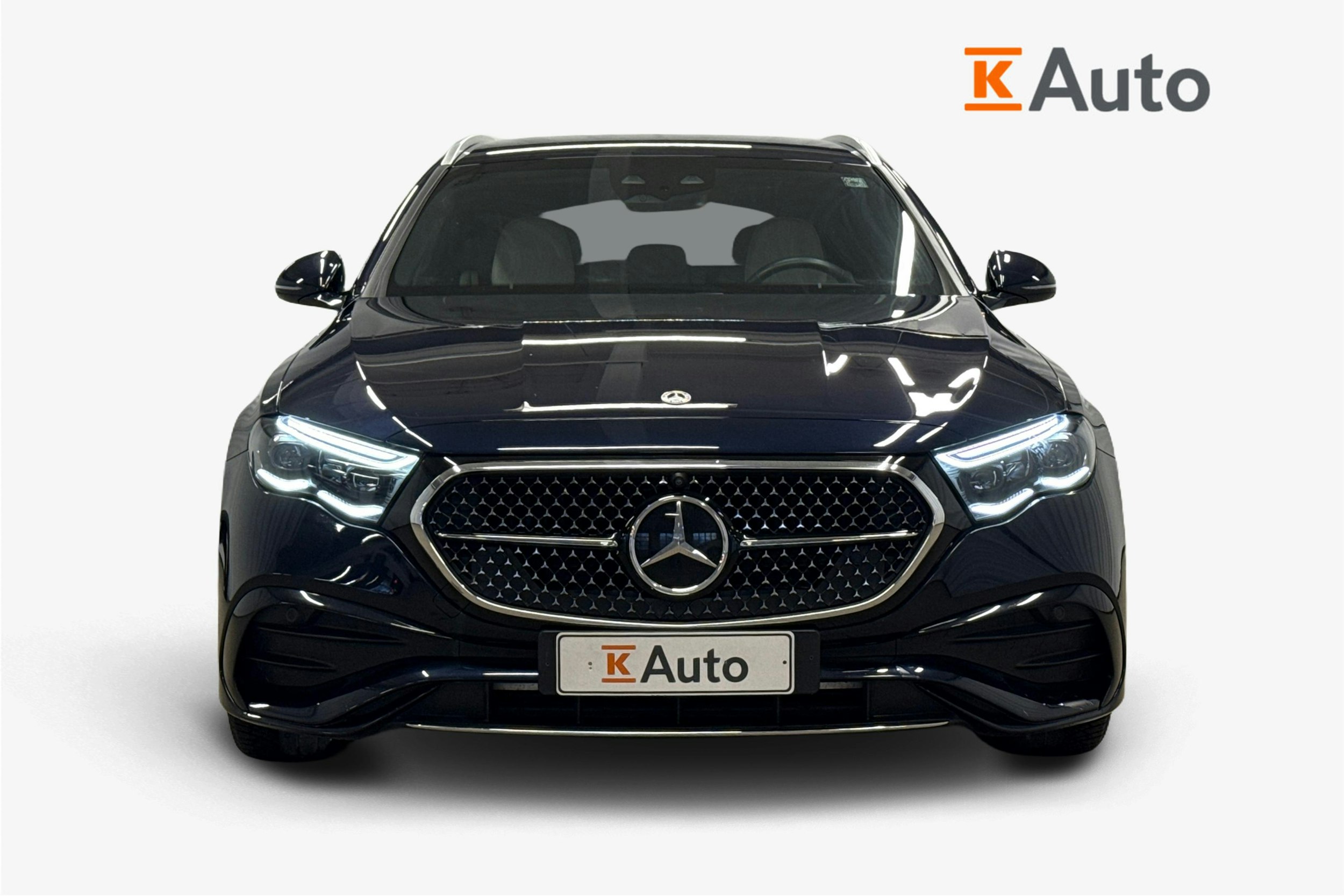 sininen Mercedes-Benz E 2024 kuva 5.