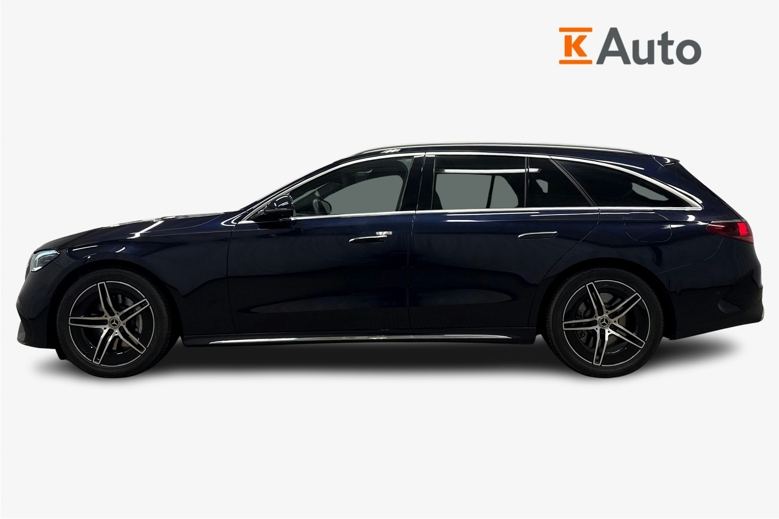 sininen Mercedes-Benz E 2024 kuva 6.