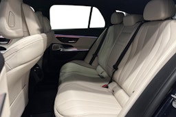 sininen Mercedes-Benz E 2024 kuva 10.