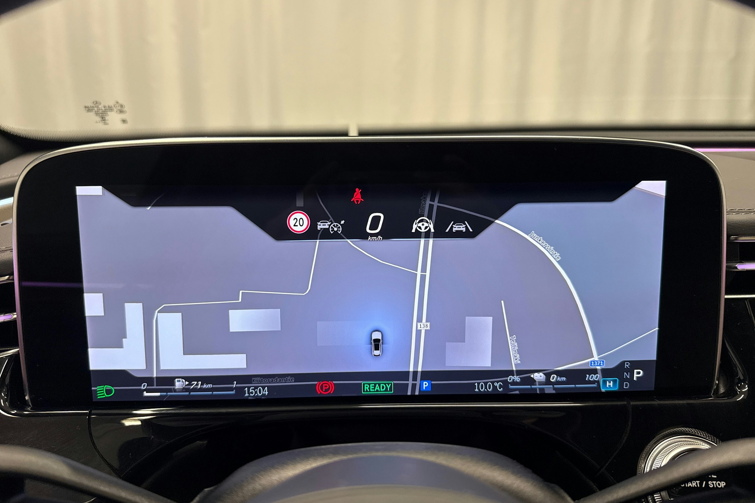 sininen Mercedes-Benz E 2024 kuva 19.