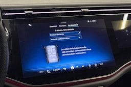 sininen Mercedes-Benz E 2024 kuva 24.