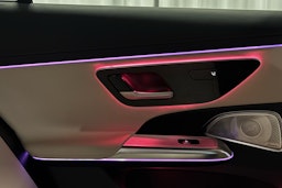 sininen Mercedes-Benz E 2024 kuva 34.