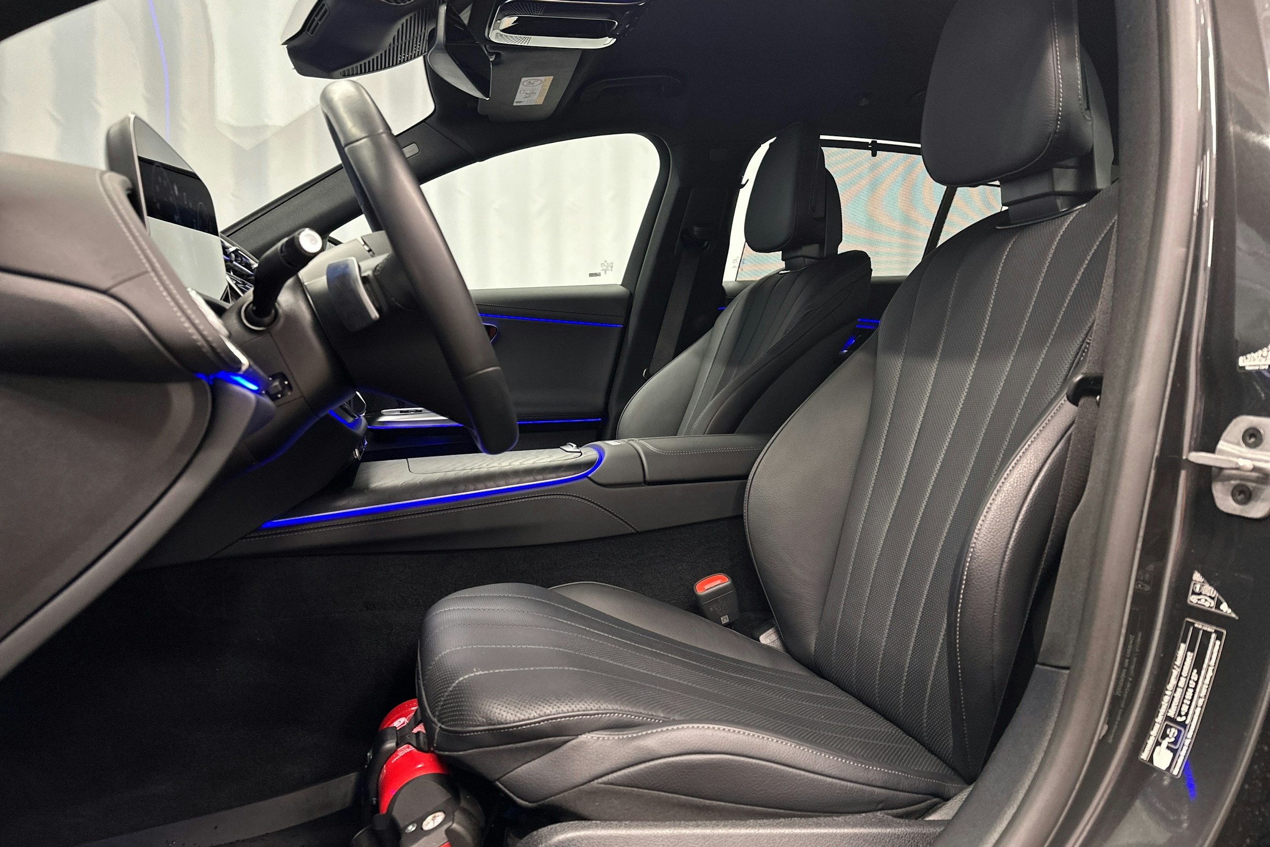 harmaa Mercedes-Benz E 2024 kuva 23.