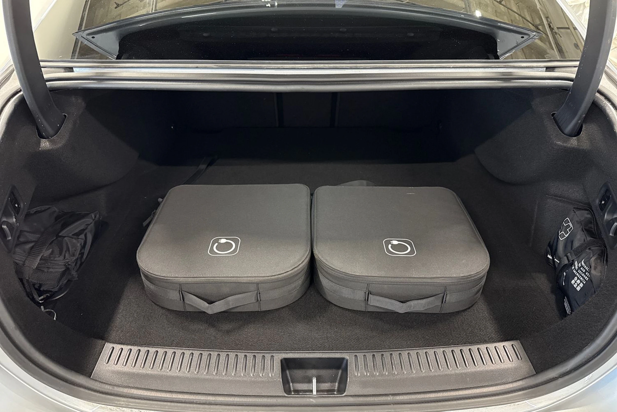 harmaa Mercedes-Benz E 2024 kuva 16.