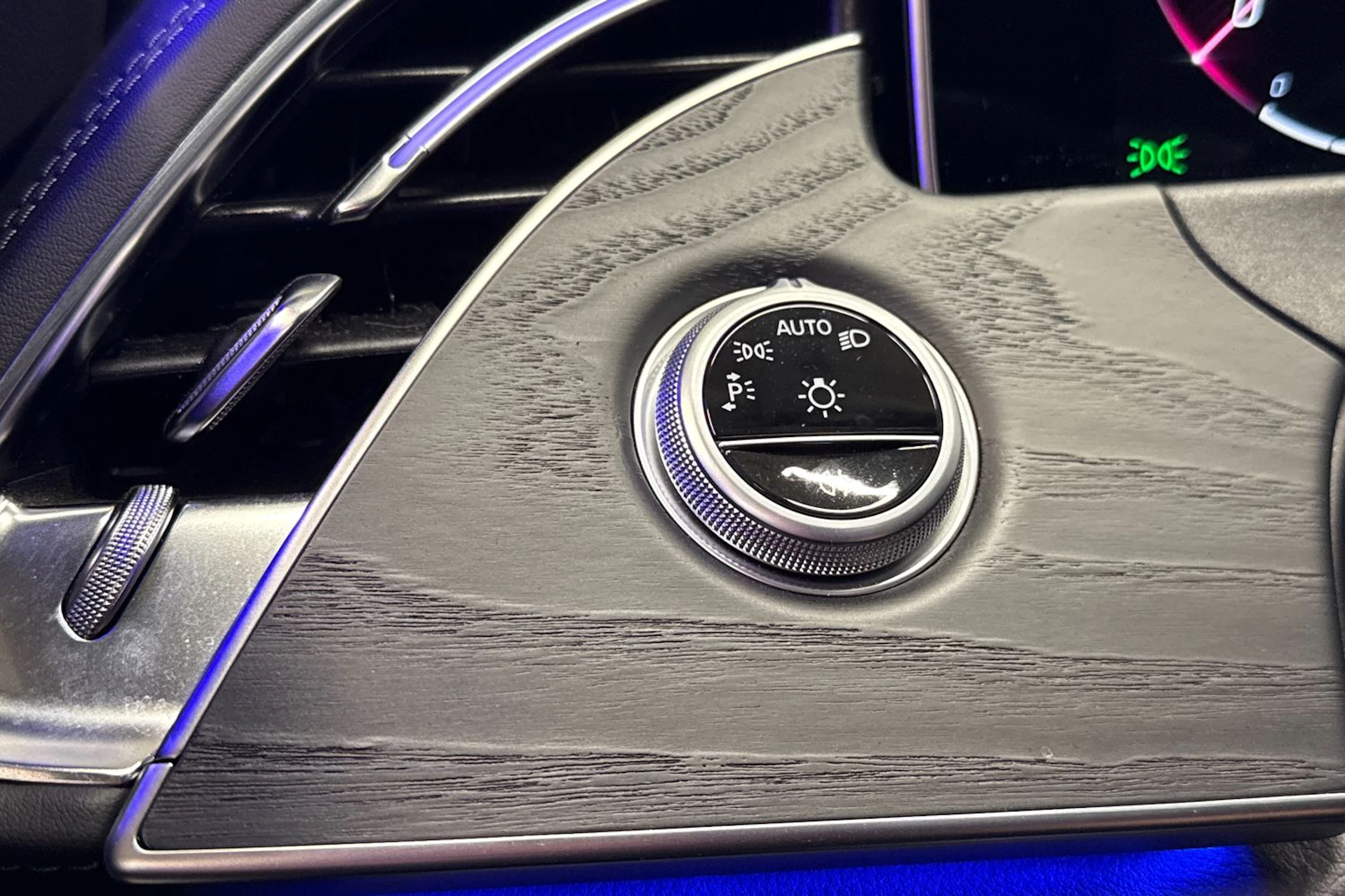 harmaa Mercedes-Benz E 2024 kuva 21.