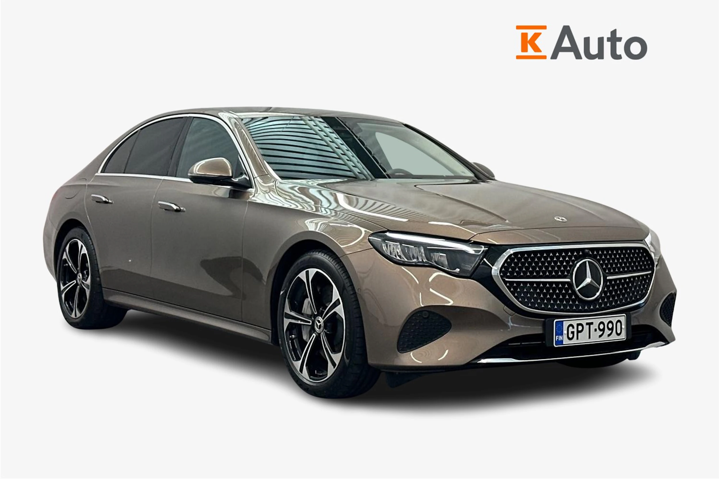 ruskea (beige) Mercedes-Benz E 2024 kuva 1.
