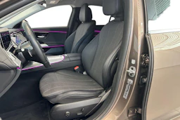 ruskea (beige) Mercedes-Benz E 2024 kuva 7.
