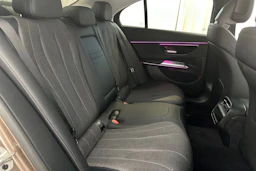 ruskea (beige) Mercedes-Benz E 2024 kuva 10.
