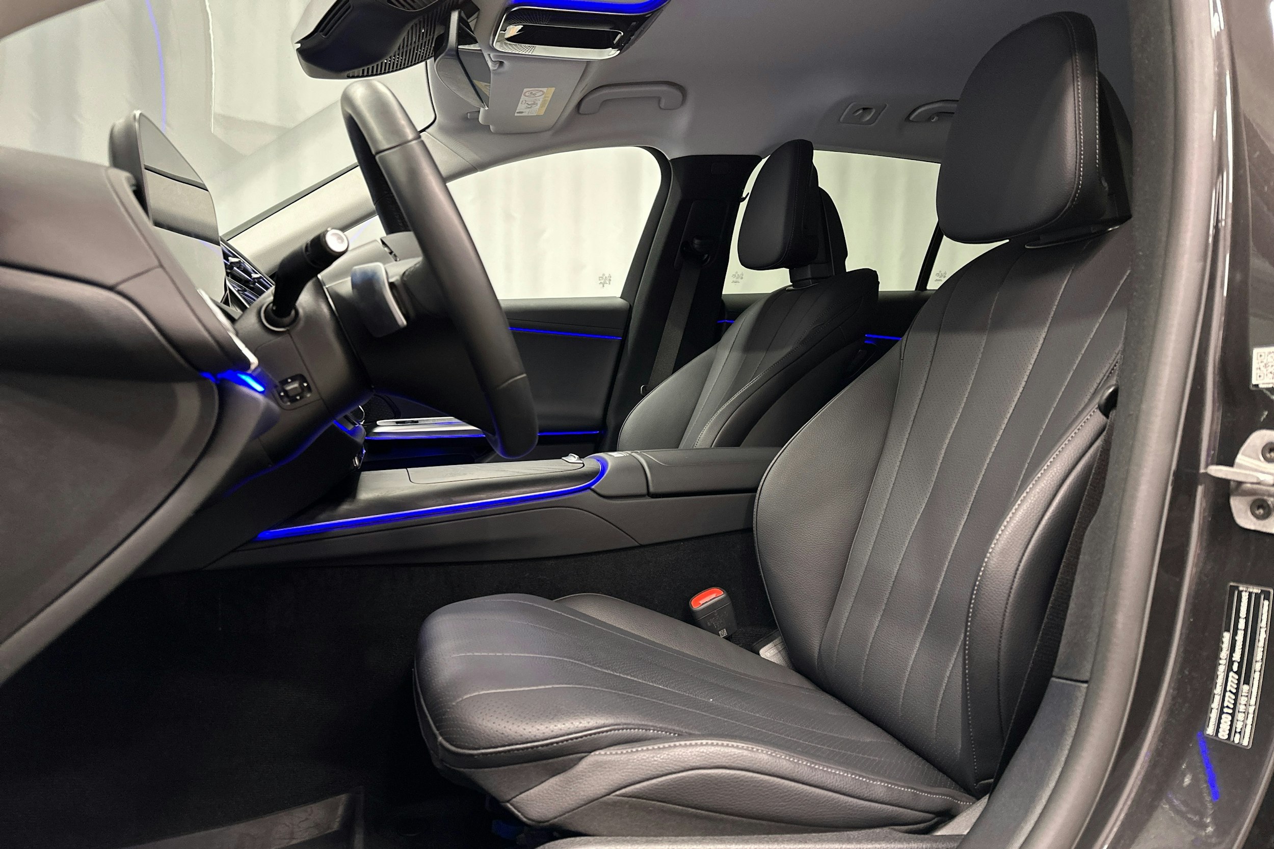 harmaa Mercedes-Benz E 2025 kuva 19.