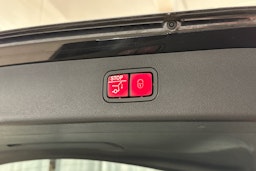 harmaa Mercedes-Benz E 2025 kuva 23.