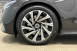 harmaa Mercedes-Benz E 2025 kuva 25.