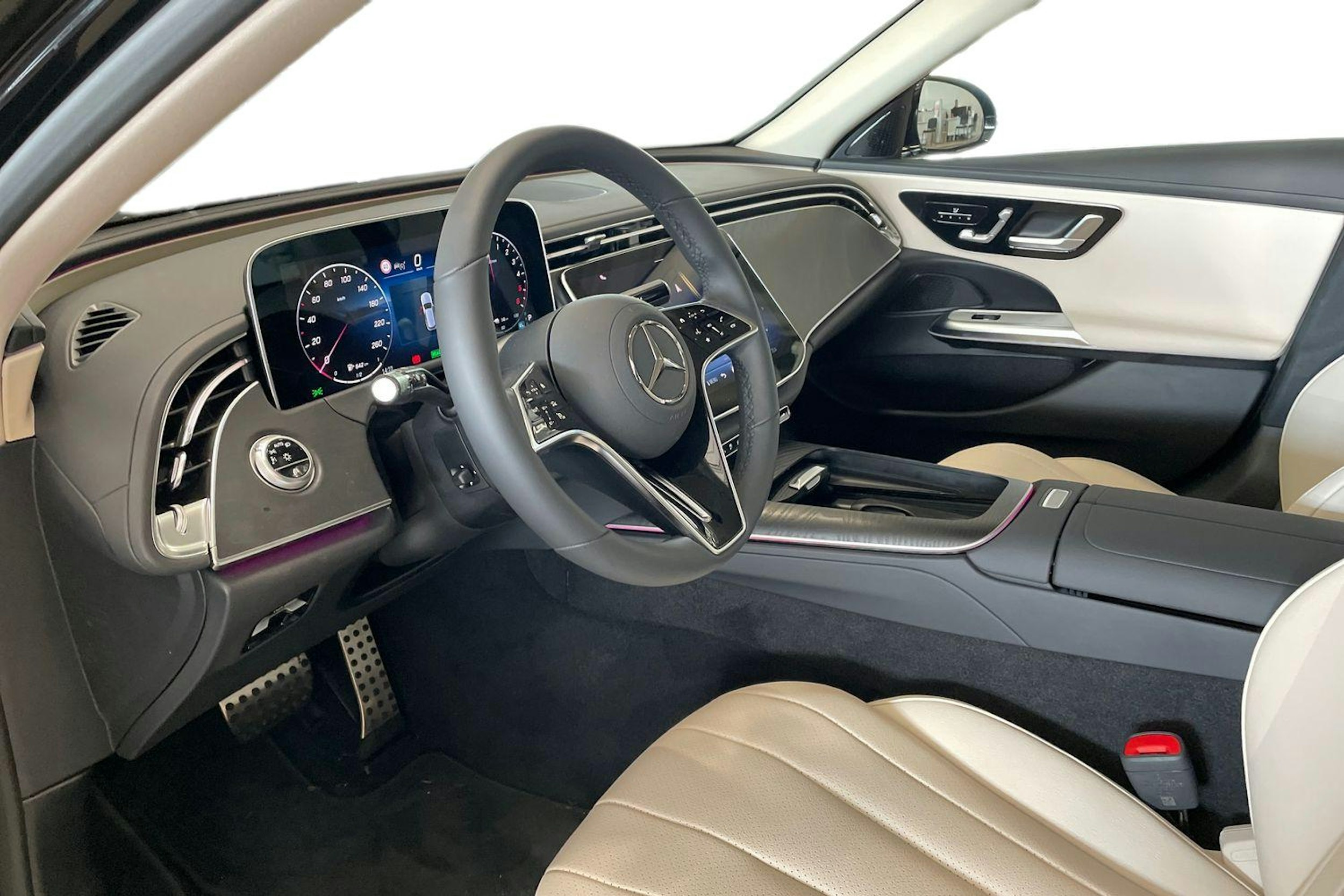 musta Mercedes-Benz E 2025 kuva 7.