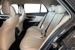 musta Mercedes-Benz E 2025 kuva 10.