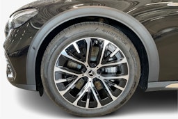 musta Mercedes-Benz E 2025 kuva 11.