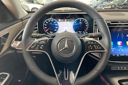 musta Mercedes-Benz E 2025 kuva 16.