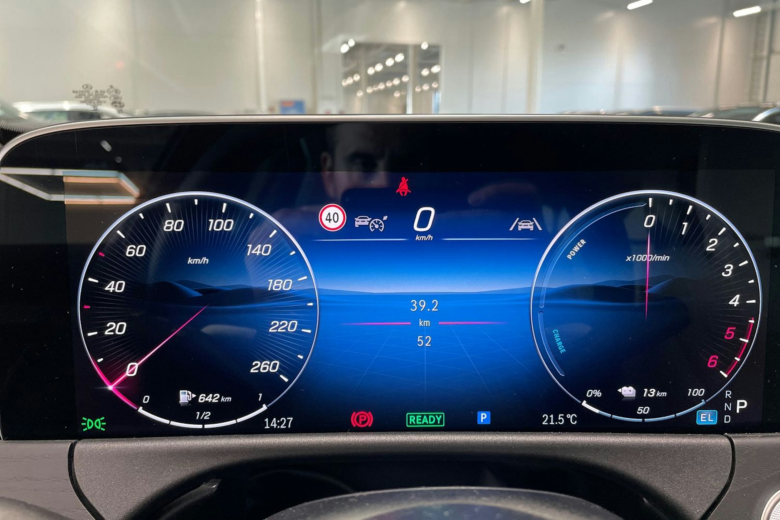musta Mercedes-Benz E 2025 kuva 19.