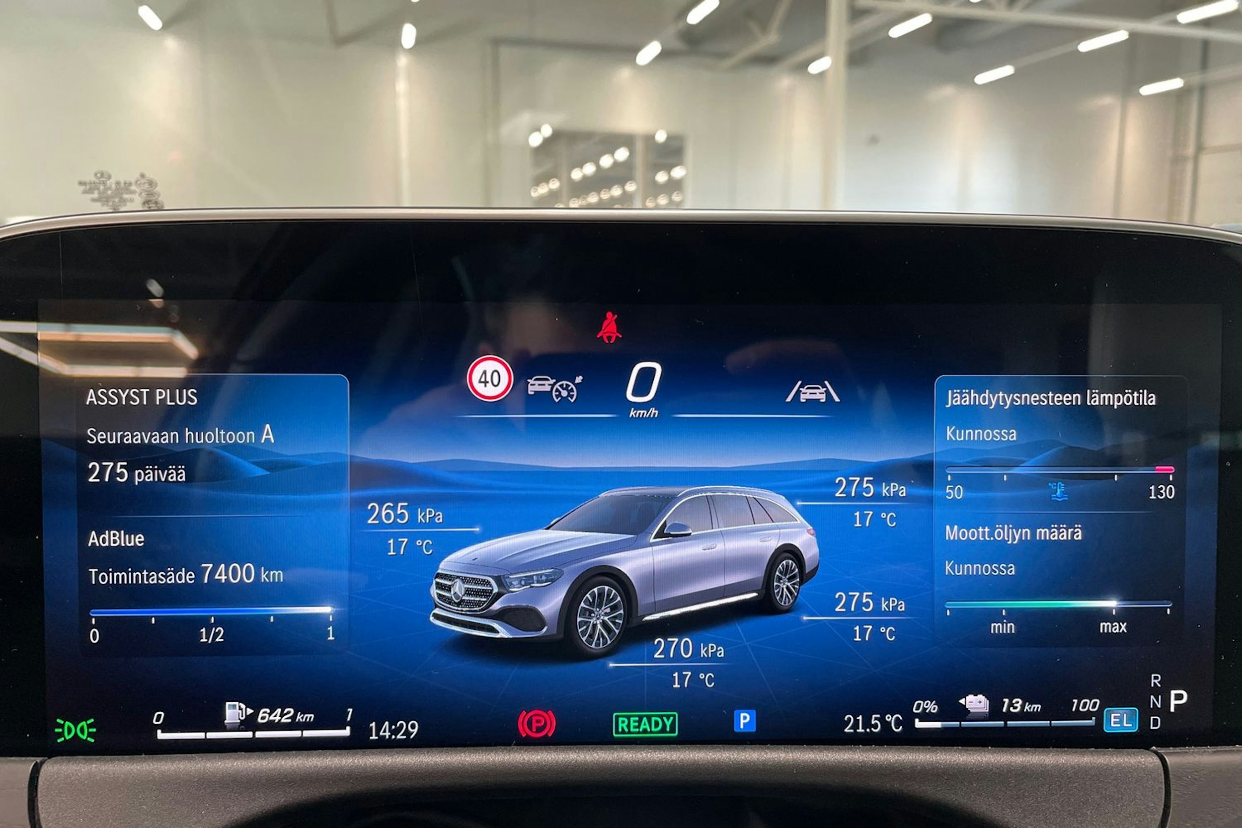 musta Mercedes-Benz E 2025 kuva 23.