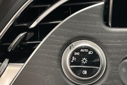 musta Mercedes-Benz E 2025 kuva 24.
