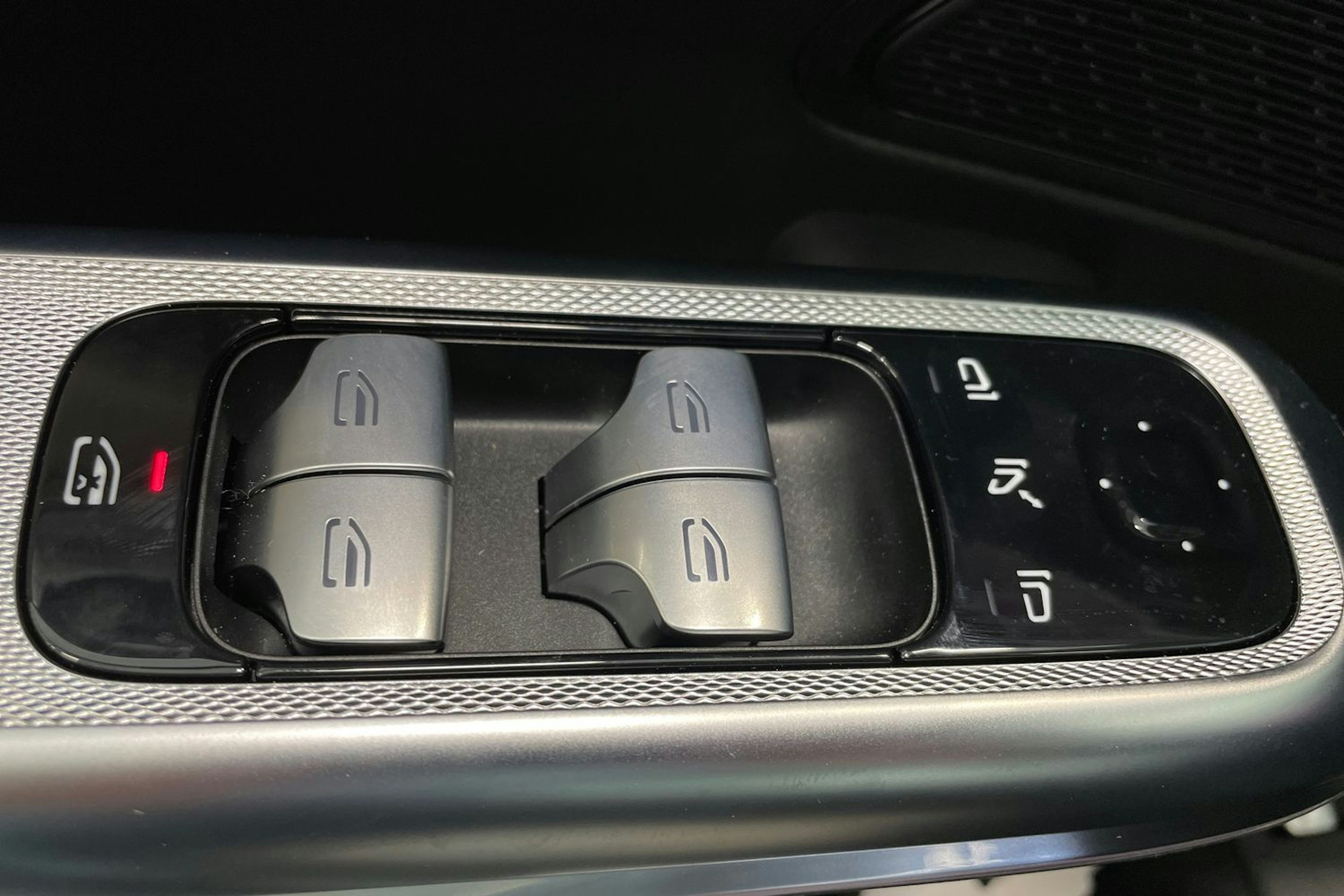 musta Mercedes-Benz E 2025 kuva 40.