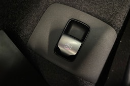 musta Mercedes-Benz E 2025 kuva 42.